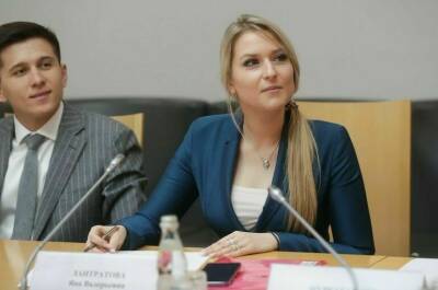 «Справедливая Россия — За Правду» предложила установить планку для зарплат учителей - pnp.ru - Россия
