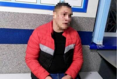 В Виннице мужчина битой крушил припаркованное авто, фото | Новости и события Украины и мира, о политике, здоровье, спорте и интересных людях - real-vin.com - Украина - Винницкая обл.