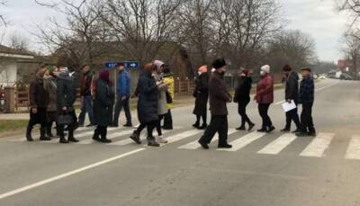 На Буковине сотни людей перекрыли дорогу из-за отсутствия газа - lenta.ua - Украина
