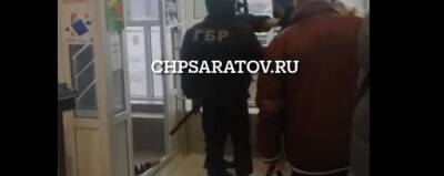 В Саратова охранники грубо вышвырнули пенсионерку из отделения почты - runews24.ru - Саратов