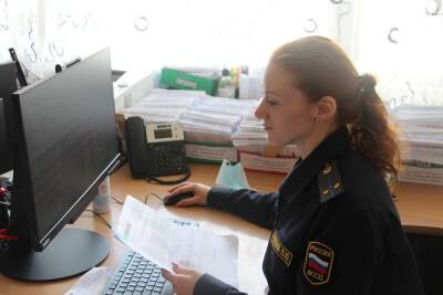 Судебные приставы обеспечили доступ в квартиру пермячки с синдромом патологического накопительства - perm.mk.ru - Пермь