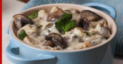 30 минут на кухне: свинина с грибами в сметанном соусе - profile.ru