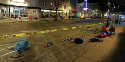 Водителя, въехавшего в толпу людей на параде в Висконсине, обвинили в предумышленном убийстве - runews24.ru - USA - штат Висконсин