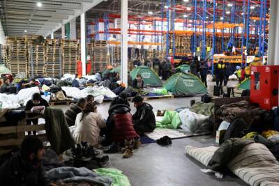 Алексей Бегун - 118 мигрантов покинули Белоруссию 22 ноября - aif.ru - Белоруссия - Минск - Reuters