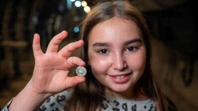 Школьница из Петах-Тиквы нашла шекель, потерянный 2000 лет назад - vesty.co.il - Израиль - Иерусалим
