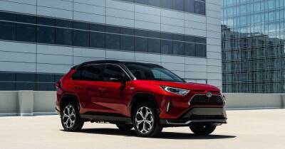 Дефицитный товар: самую дорогую Toyota RAV4 2022 оценили почти в $100 тысяч - focus.ua - Украина
