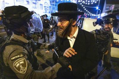 В Меа-Шеарим совершено нападение на полицейского - news.israelinfo.co.il - Иерусалим