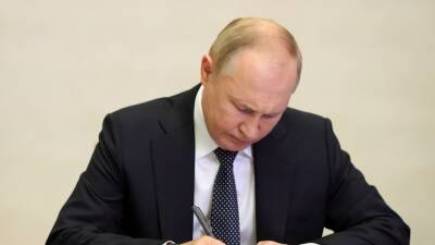 Владимир Путин - Путин назначил Бердникова послом России в Либерии - russian.rt.com - Россия - Либерия