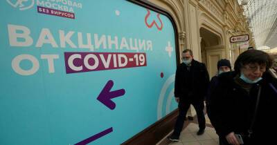 Александр Гинцбург - Гинцбург одобрил выдачу QR-кодов "неофициально" переболевшим COVID - ren.tv