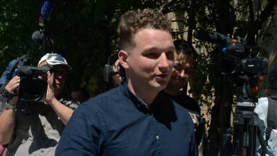 Эдвард Била - Эдуард Биль - С устроившего ДТП блогера Била взыскали 27 тысяч рублей за простой автобусов после аварии - russian.rt.com - Москва