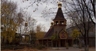 В центре Луганска вандалы разрисовали православный храм сатанинской символикой. ФОТО - cxid.info - Украина - Луганск