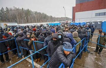 «Исполком в приказном порядке требует от всех ехать волонтерами к мигрантам!» - charter97.org - Белоруссия