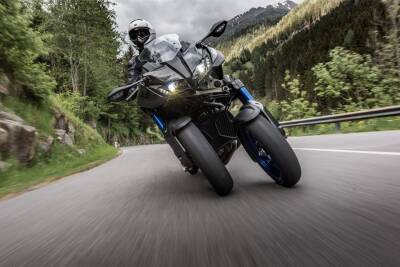 Уникальный трицикл Yamaha Niken - pravda-tv.ru