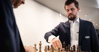 Магнус Карлсен - Ян Непомнящий - Чемпион мира по шахматам Карлсен назвал "агрессивной" игру Непомнящего - ren.tv - Норвегия - Россия