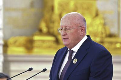 Владимир Путин - Александр Гинцбург - Гинцбург назвал варианты исследований назальной вакцины от коронавируса - lenta.ru - Россия