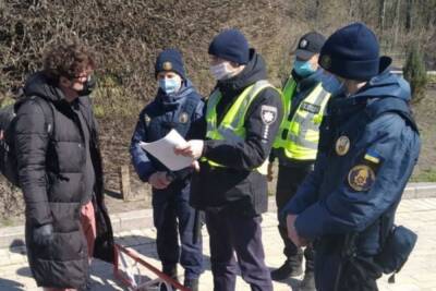 Молодой харьковчанин дал пощечину полицейскому: как накажут парня - politeka.net - Украина - Харьков