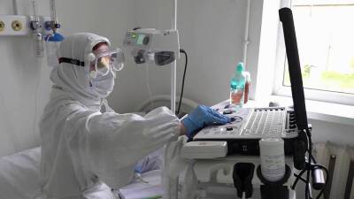 Ведущие российские врачи обратились ко всем, кто выступает против прививки от коронавируса - 1tv.ru - Россия