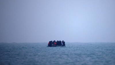 Жеральд Дарманен - BFMTV: около 27 мигрантов погибли при крушении лодки у берегов Франции - russian.rt.com - Англия - Белоруссия - Франция - Польша