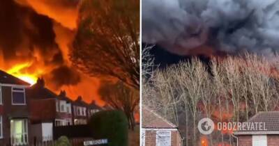 В Британии произошел пожар на заводе пластмассы - фото и видео - obozrevatel.com - Англия