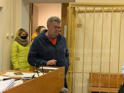 Александр Ильин - Тренер, задержанный в Пулково, не стал надевать маску в суде и его опять увезли в полицию - znak.com - Россия - Санкт-Петербург