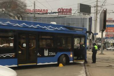 В Саратове попал в ДТП первый троллейбус Адмирал - saratov.mk.ru - Саратов