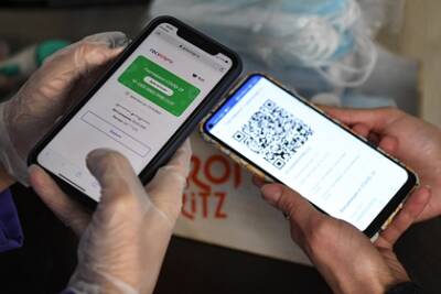 Ярослав Нилов - В Госдуме объяснили идею расширить выдачу QR-кодов статистикой - lenta.ru - Россия