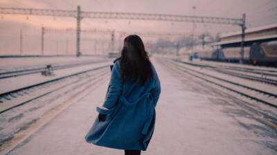 Сбежавшую из Тайги 15-летнюю школьницу сняли с поезда по пути в Воронеж - vestivrn.ru - Москва - Воронеж - Омск - Владивосток