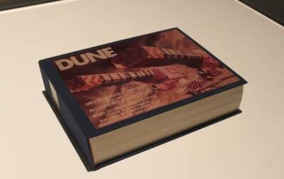 Дени Вильнев - Книгу с концептами неснятого фильма Дюна продали за €2,7 млн - korrespondent.net - Украина - Швейцария - Париж