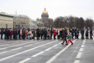В Смольном решат вопрос о продлении QR-кодов в театрах и музеях на зимние каникулы - spb.mk.ru - Россия