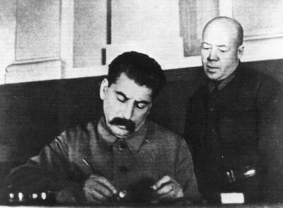 Иосиф Сталин - Главные ошибки советского командования в первый месяц войны - Русская семерка - russian7.ru - Киев - Смоленск - Минск - Псков