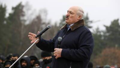Александр Лукашенко - Лукашенко призвал Польшу пропустить беженцев в Германию - russian.rt.com - Белоруссия - Германия - Польша