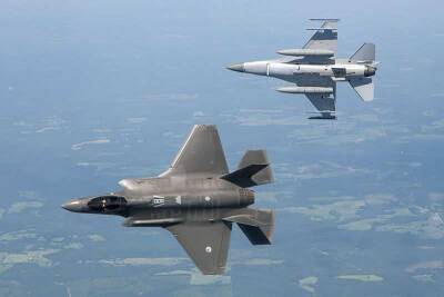 Air Force Magazine: США не могут активно использовать истребители F-22 и F-35 из-за упавшей боеготовности - actualnews.org - США