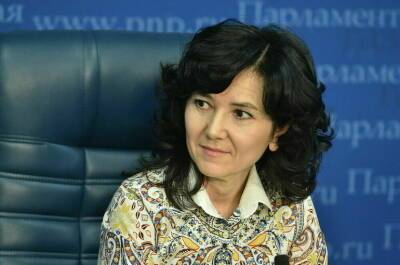 Лидия Михеева - В Общественной палате предложили расширить перечень мест, куда пустят без QR-кода - pnp.ru