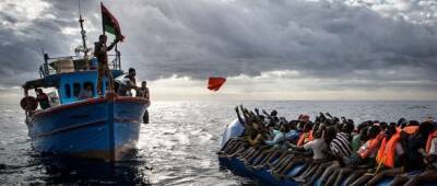 Тунис спас 487 мигрантов в переполненной лодке у побережья - unn.com.ua - Украина - Киев - Ливия - Пакистан - Палестина - Тунис - Тунисская Респ.