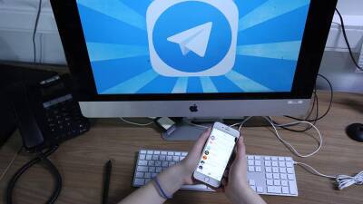 Павел Дуров - Дуров запустил опрос касательно присутствия Telegram на устройствах Apple - iz.ru - Израиль