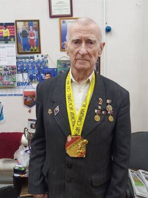 «Железный дед» из Ульяновска получил чемпионскую медаль и подарок губернатора - ulpravda.ru - Россия - Иркутская обл. - Тула - Ульяновск