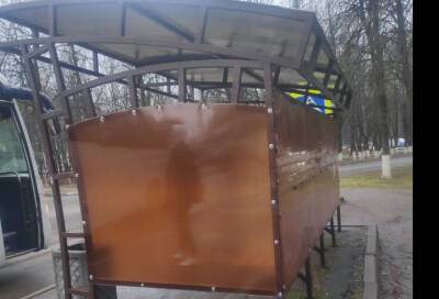 В Сланцах привели в порядок остановки, поврежденные вандалами - online47.ru - район Сланцевский