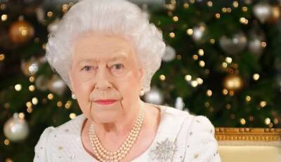 Елизавета II - королева Виктория - В Виндзорском замке уже появились новогодние украшения. Как выглядит елка у Елизаветы II - politeka.net - Украина