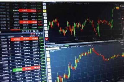 Фондовые рынки ЕС упали до минимумов из-за нового штамма COVID-19 - smartmoney.one - Англия - Израиль - Сингапур - Юар