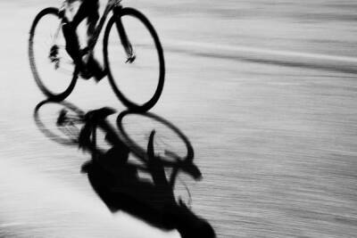 Петербурженка убежала от вооруженного мигранта-велосипедиста на Индустриальном проспекте - spb.mk.ru - Санкт-Петербург - Таджикистан