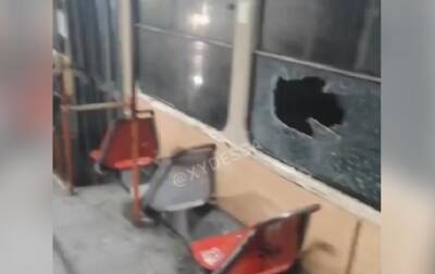 В Одессе разбили окно трамвая и ранили пассажира - korrespondent.net - Украина - Киев - Одесса