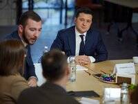 Владимир Зеленский - Ангела Меркель - Зеленский ожидает от нового правительства Германии максимального давления на РФ для прекращения конфликта на Донбассе - goodnews.ua - Россия - Украина - Германия