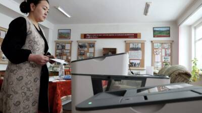 Явка на парламентских выборах в Киргизии за первые 2 часа голосования составила 2,91% - russian.rt.com - Киргизия