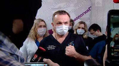 Валерий Вечорко - Начали «хамить пациентам». Визит антиваксеров в больницу превратился в балаган (ВИДЕО) - sovsekretno.ru - Москва