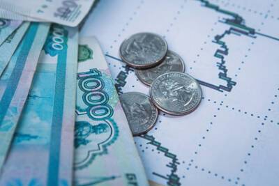 Рублю предрекли падение к концу года - lenta.ru - Россия - Украина