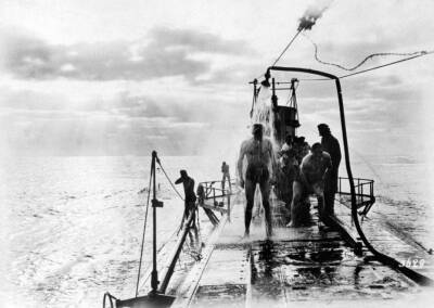 Гигиена на подводной лодке: как моются российские моряки - Русская семерка - russian7.ru - Англия
