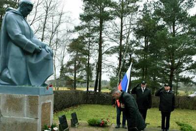 Эгил Левитс - В Латвии поставили памятник бойцам Красной армии - lenta.ru - Россия - Латвия