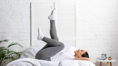 Счастливые часов не наблюдают: как обустроить спальню для комфортного отдыха - 5-tv.ru