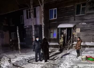 Прокуратура ХМАО начала проверку по факту пожара в доме № 13, где пострадали пять человек - znak.com - Югра - Нефтеюганск