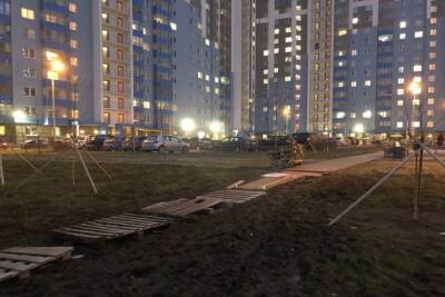 «Звездный дуэт» уперся в школьный шлагбаум - mk.ru - Ленинградская обл. - Санкт-Петербург - р-н. Московский